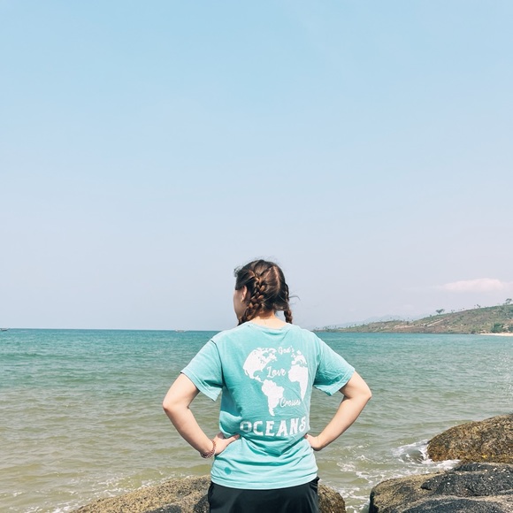 Joye here! This closet makes my worldwide travel and humanitarian work possible! - Picture 4 of 14